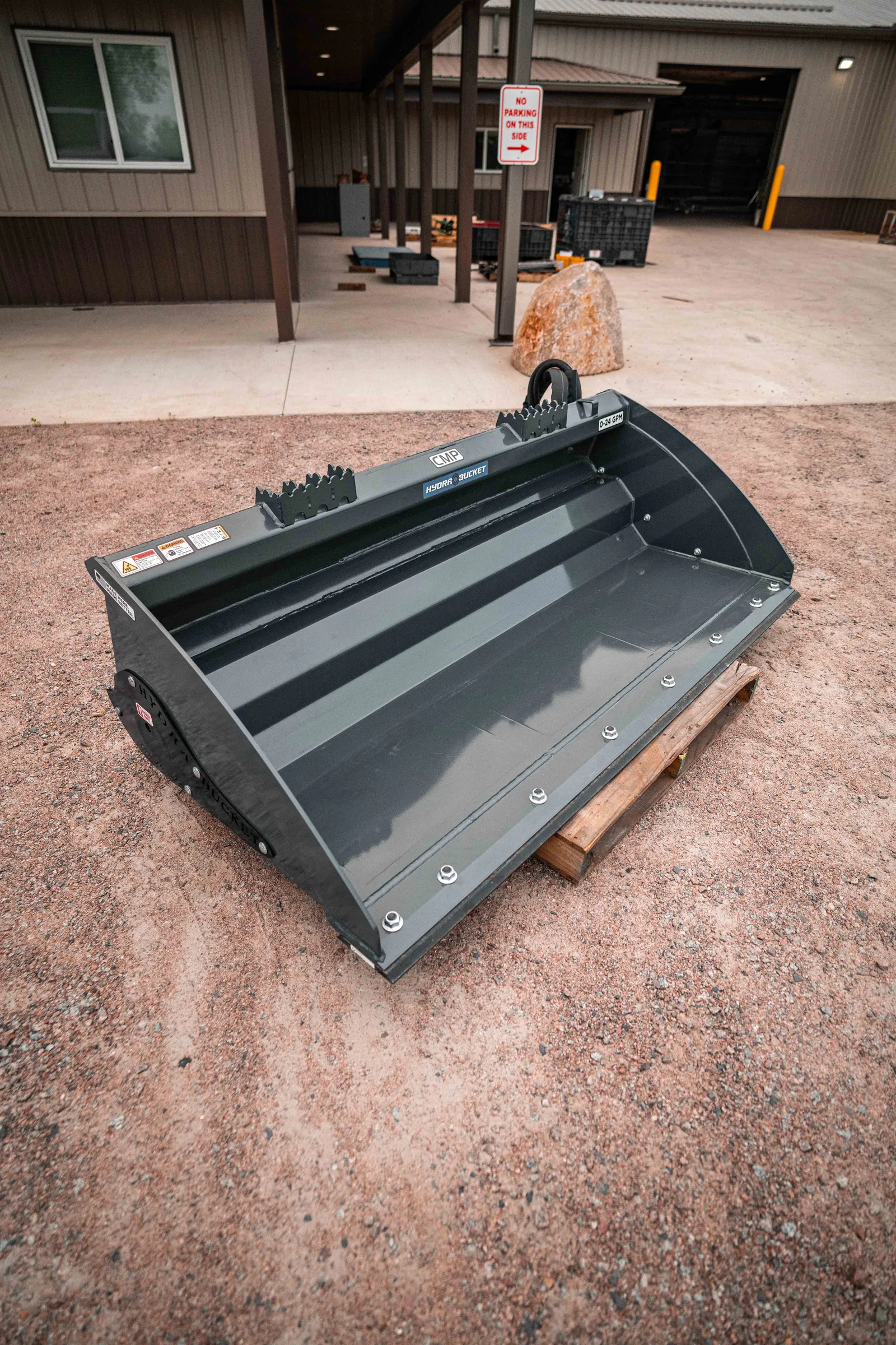 CMP Attachments 72" Hydrabucket — photo 3