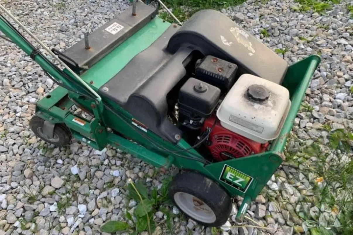 Ryan 24", 240lbs, 35" Width aerator — photo 2