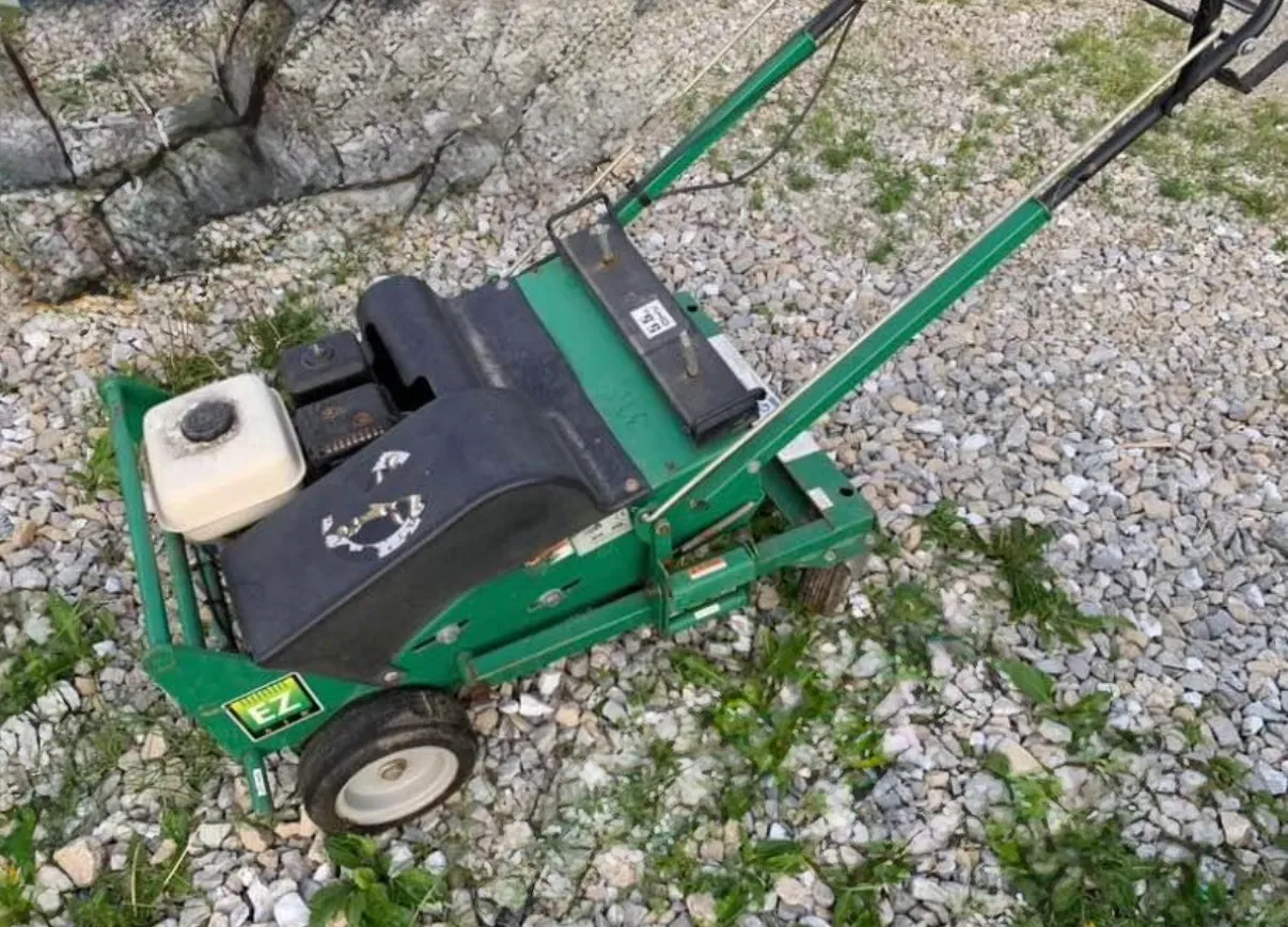 Ryan 24", 240lbs, 35" Width aerator — photo 3